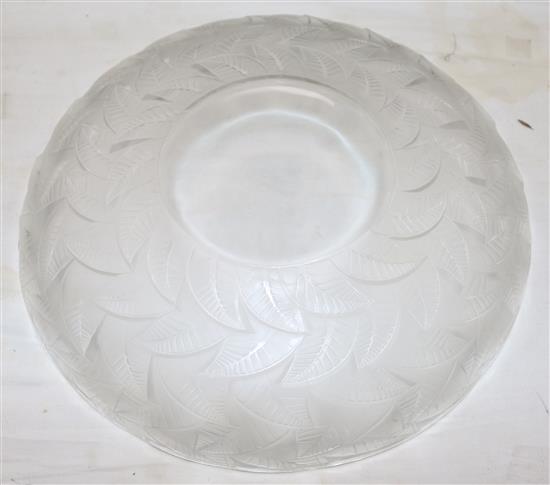 A René Lalique Ormeaux pattern dish, no.3265 and a Marienthal, pattern no. 3241 plate, 23cm